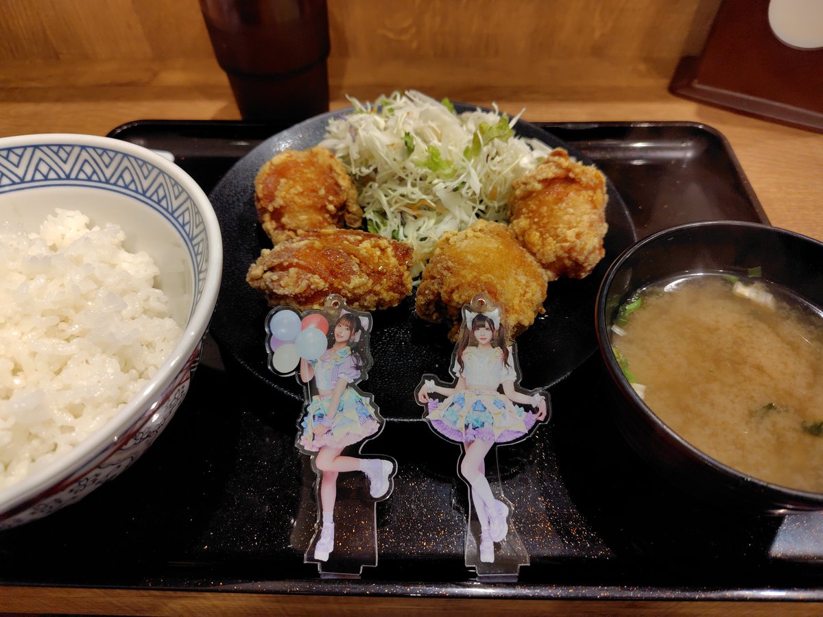 Ss39Ta's tweet photo. 今日もから揚げやよ〜😋
#おすずちゃんといっしょ
#椛鈴ちゃん https://t.co/E95teCR1AI