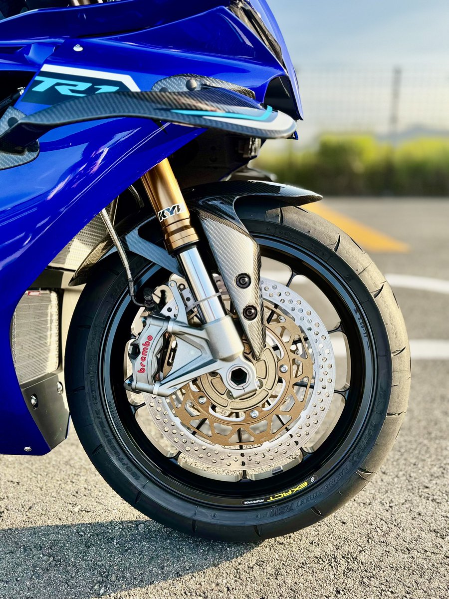 2ux3j_F's tweet photo. #あなたのホイール教えて見た人もやる 
華奢なスポークが素敵
MAG
カラー落ちないのもさり気なく良いのよね

むむーバイク欲しい病が発動してる
MT09乗ってみたい
XMAXでのんびりお土産ツーリングしたい
R25でサーキット練習したい https://t.co/5JJttHx3hd
