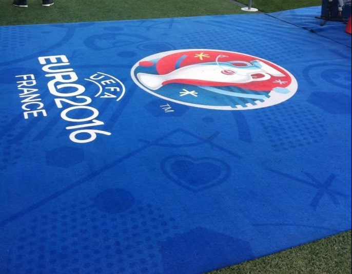 SebC__'s tweet photo. Less than 1% of my timeline cares about my #EURO2016 thread, I feel so bad that I'll continue tweeting https://t.co/09CG2x8MGM