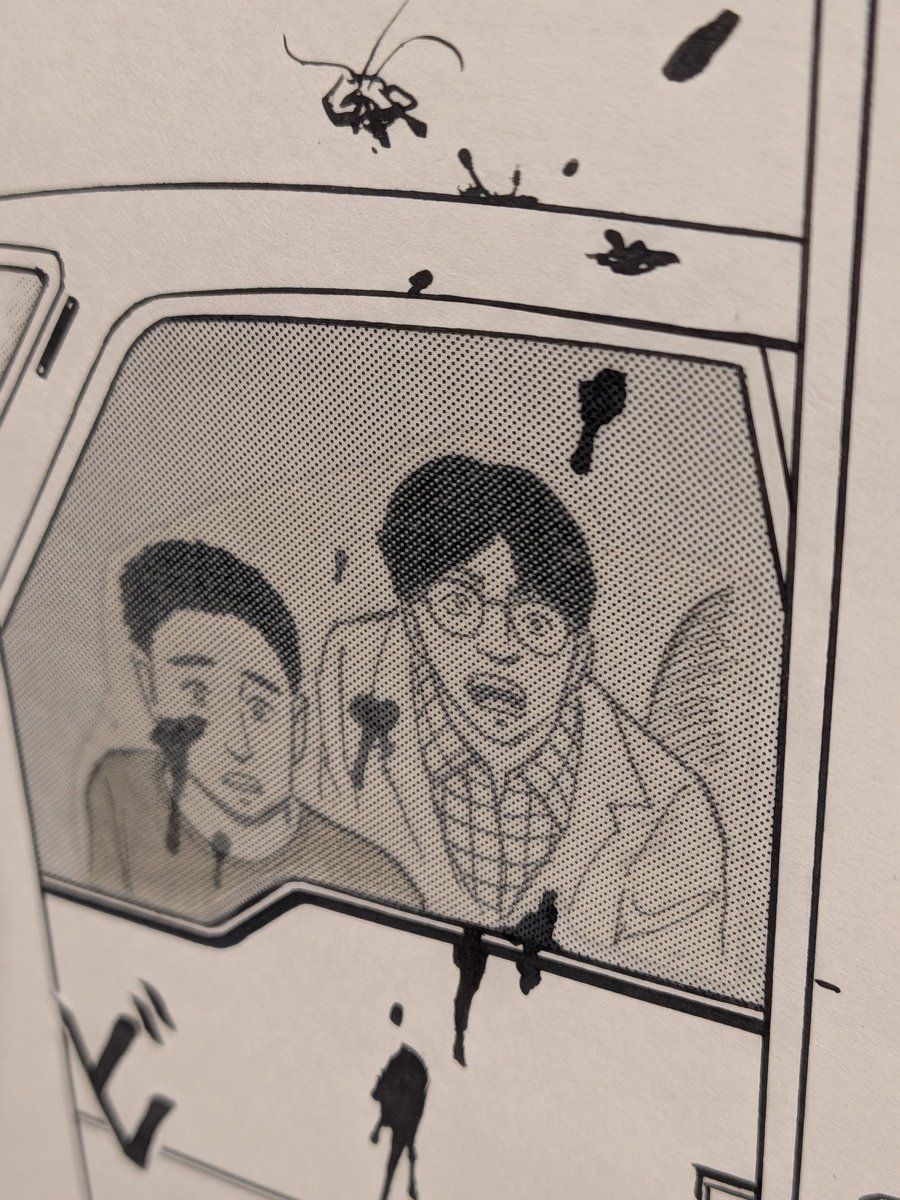 kaidann14's tweet photo. ライオンが敗北したタイミングでいた人間が、どっか他の場所で描かれていたであろうものを切り取って車の中に移動させられてた痕跡を確認して感動した… https://t.co/wNZwA9gNah