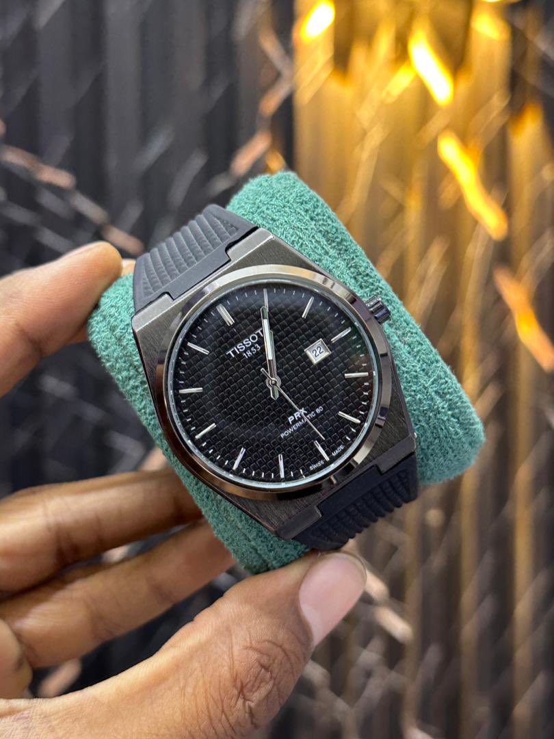 _EssentialWear's tweet photo. ⌚️🔥
23,000🏷️ only 
without box
Nationwide delivery (Kano) https://t.co/ZCop8uLpNa