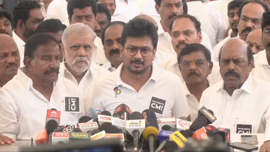 TrollywoodX's tweet photo. When will our CM give a press meet like this? https://t.co/YIHo4uOgVl