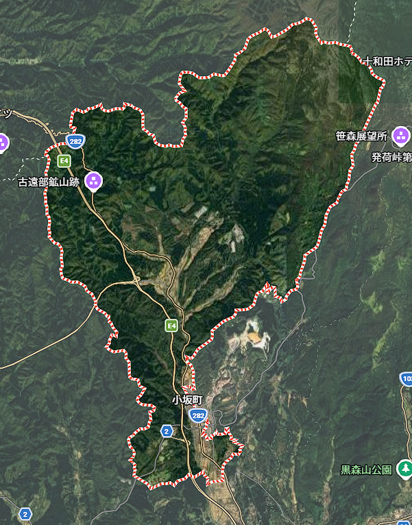 dzerzhinsk2024's tweet photo. 峻嚴なる深奧、秋田縣鹿角郡小坂町小坂を走る東北自動車道に於いて、唯神域を歩みたる僅か五十糎の幼神、安全注意義務を懈怠せし運轉者に依りて轢殺せられたり

小坂町小坂の東北自動車道で車がクマと衝突　運転の男性にけがなし　クマの体長は約50センチ　18日　秋田
https://t.co/TXWW4RtykQ https://t.co/5YqzMRmWub