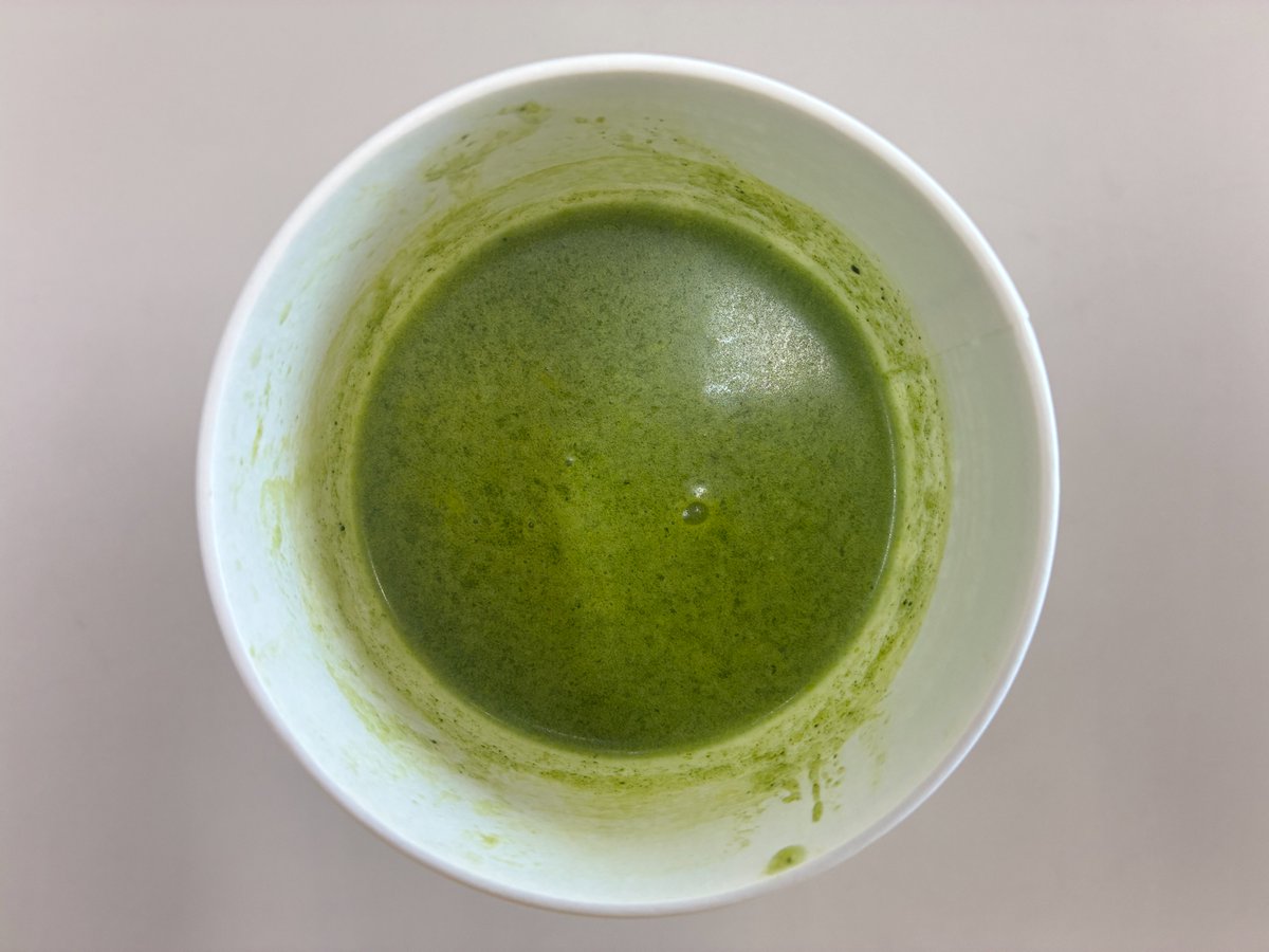 yorisse's tweet photo. “水でも飲める抹茶ラテ入荷🍵”

伊藤園より
伊藤園の茶師が厳選した国産抹茶100％の
本格的な抹茶ラテ登場💡

『早速水で溶かして飲んでみました』
抹茶の良い香りが落ち着く🍵
程よいミルク感と後味に抹茶ならではの
ほのかな渋みを感じて美味しい☺
味の濃さや温度など自分で作っている感が◎

#抹茶 https://t.co/fj4QeCAEj5