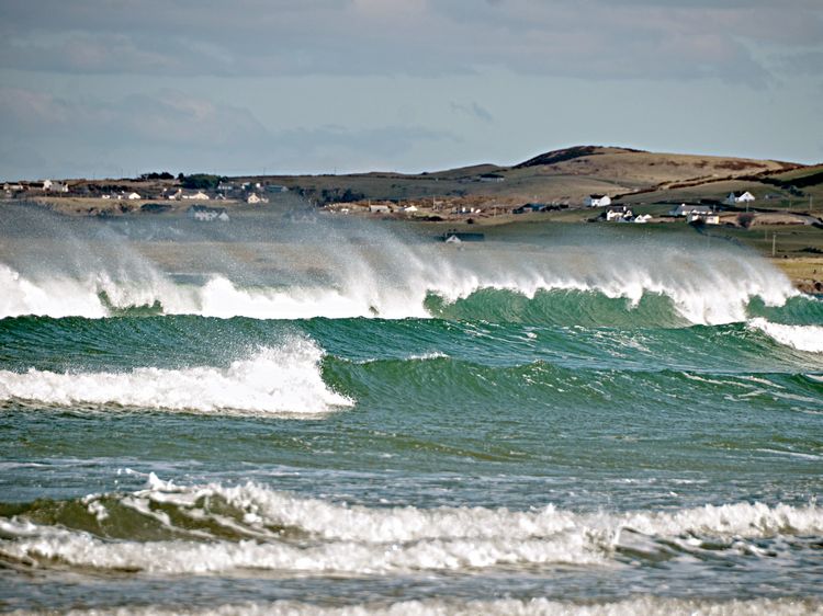 welovedonegal's tweet photo. Good #Thursday 18th #June morning from
beautiful #Donegal ๐๐
Today's #GoodMorning pic is of waves rolling in on to Ballyheerin Beach #Fanad
#Irish #waves #water #weather
#Ireland . https://t.co/L0UINfDcsN