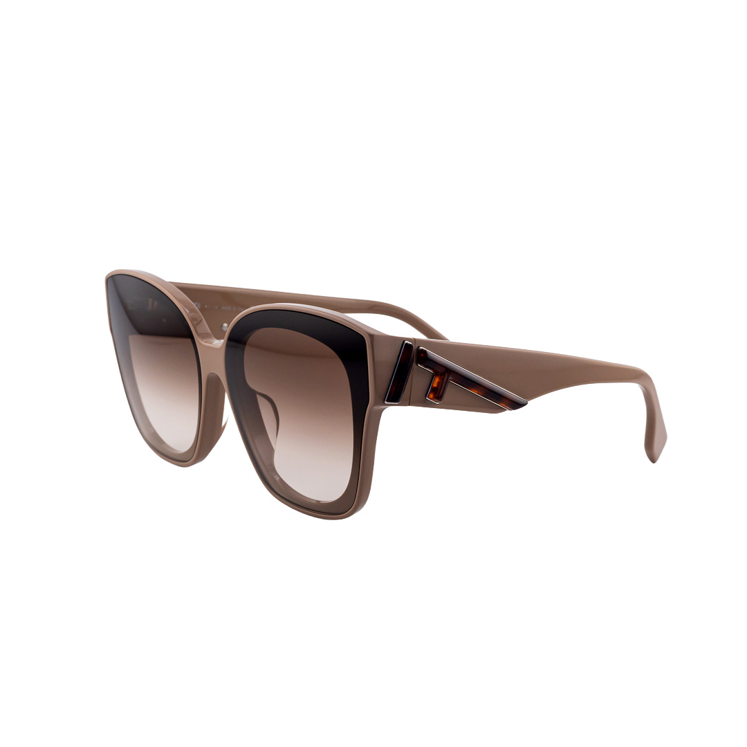 frameworks_th's tweet photo. FENDI รุ่น FE40098F
แบรนด์แท้ มือหนึ่ง อุปกรณ์ครบ    

แว่นกันแดด ดีไซน์ทรงเหลี่ยมสุดคลาสสิก เสริมลุคให้ให้ดูเฉี่ยว หรู มั่นใจในทุกมุมมอง 🥰🤎

มาพร้อมกับโปรราคาพิเศษ ‼️ 

📌สนใจสั่งซื้อ หรือ สอบถามรายละเอียดเพิ่มเติม DM ได้เลยนะคะ

#กรอบแว่นตา #แว่นแบรนด์เนม #FENDI https://t.co/8fmjP3HRWB