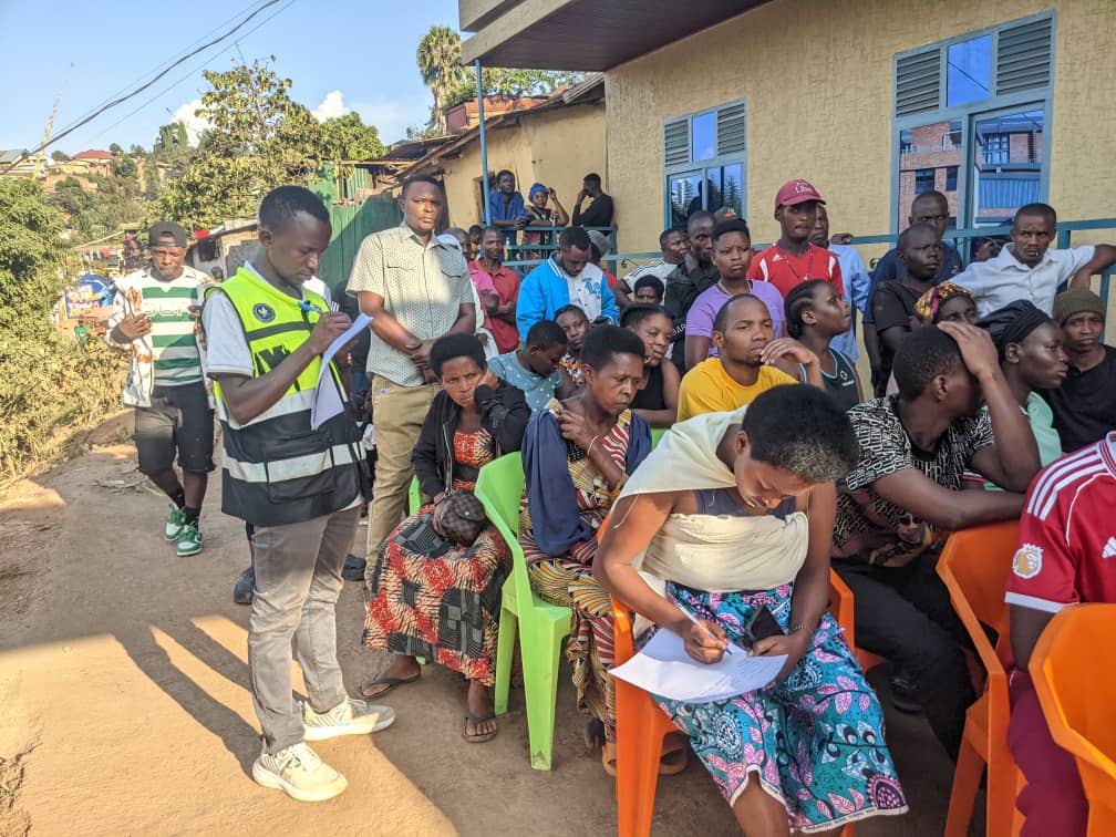 Kgl_Yvolunteers's tweet photo. 1/2 As @RwandaYouthVol1 in the @CityofKigali,just as we draw inspiration from our elders' culture of selflessness and dedication,we too remain committed to carrying out various activities,including community awareness campaigns on social welfare,campaigns against drug abuse, https://t.co/wBluWhIQiv