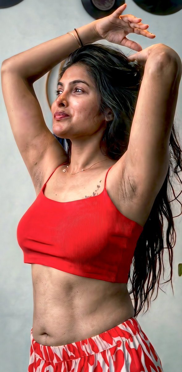 Itsrafi07's tweet photo. Hot Sanskari https://t.co/K4SjaPMtW8