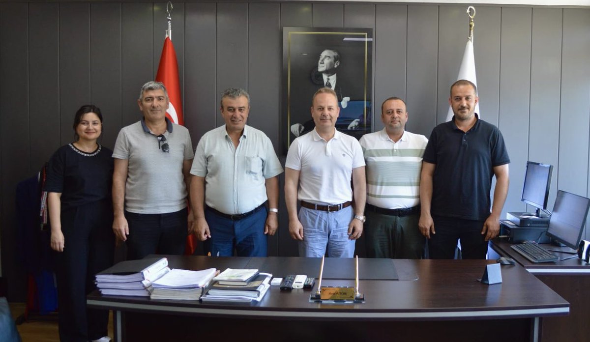 ordudh's tweet photo. Destek ve Kalite Hizmetleri Müdürümüz Ahmet Namlı, hastanemizde yürütülen kamu yararına ücretsiz çalışma tedbiri kapsamındaki katkılar dolayısıyla Mesut Öztürk’ü ziyaret ederek teşekkürlerini iletti.
Kurumlar arası iş birliğinin güçlenerek devam etmesini temenni ediyoruz. https://t.co/Vkn7tx7xsR