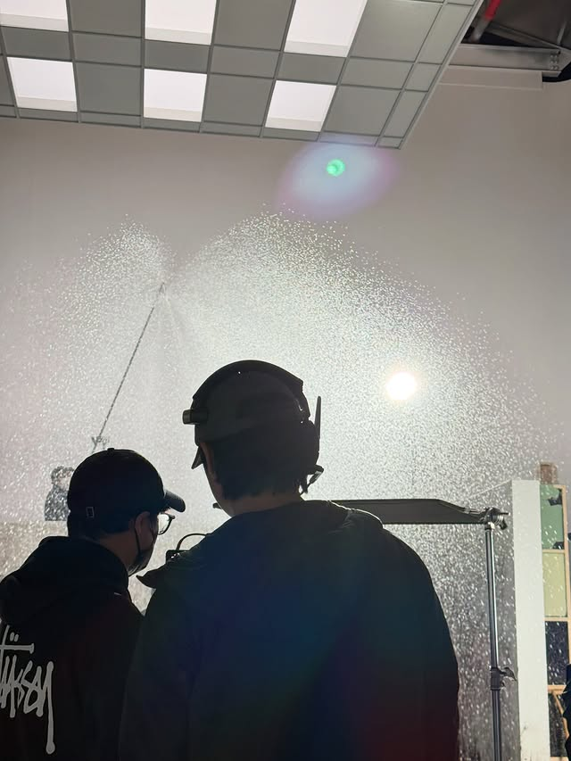 tearyloved's tweet photo. some behind photos from one of the creatives behind this onf album 

MV set and shooting (1/3) https://t.co/8DwBMGFgSy