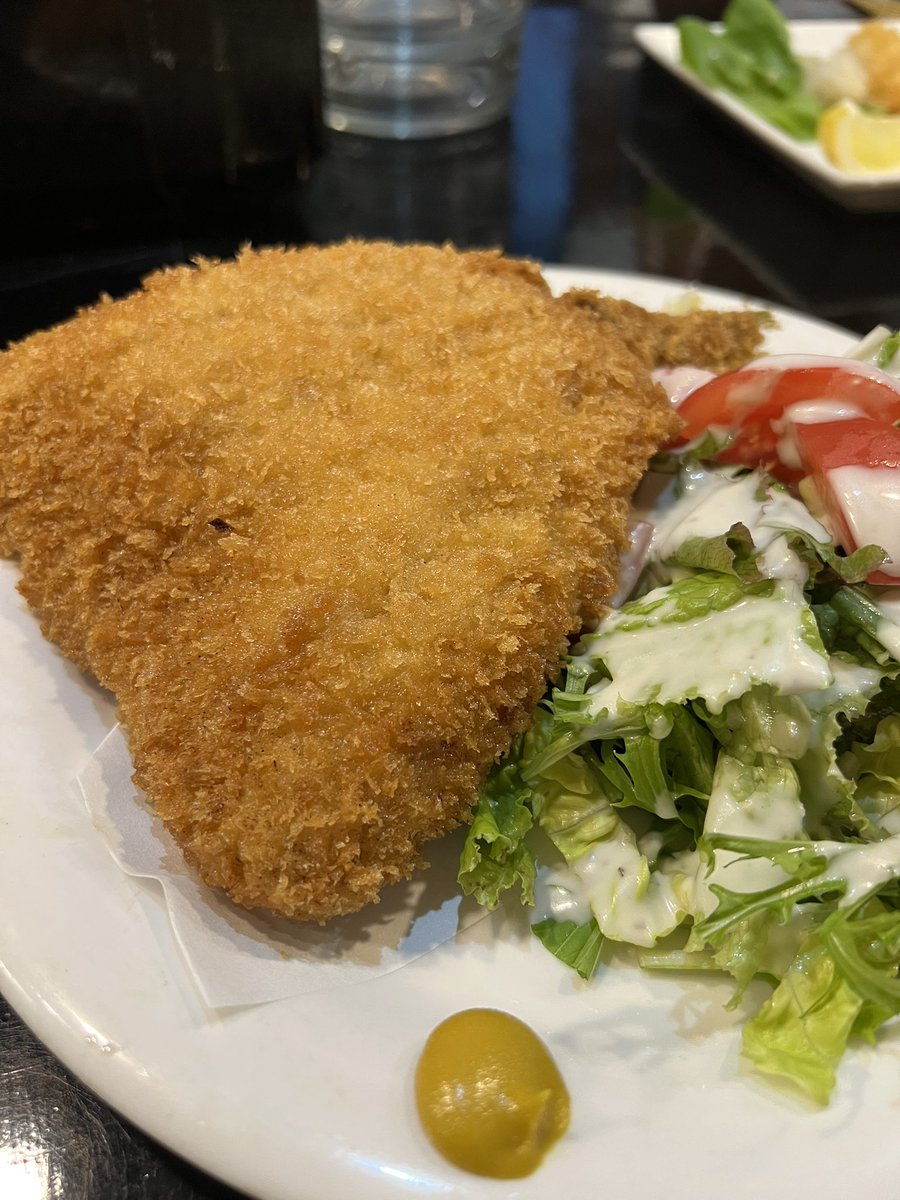 ryo0164's tweet photo. さて…
毎週恒例の武蔵小山の居肴屋TAKUZOの日！
ドでかピーマンひき肉と
ドでか鯵フライと
ドでかチヂミで大満足❤︎ https://t.co/chWCn2vytG