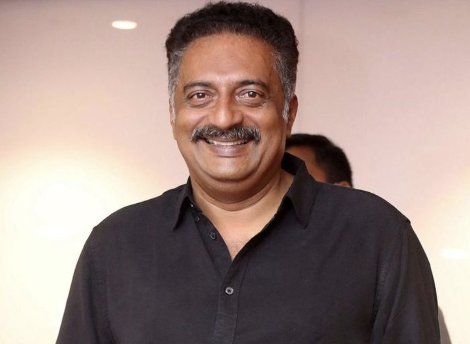 praffulbk's tweet photo. Prakash Raj absolutely dismantled the sold-out media at the Bengaluru press meet yesterday. They couldn't even let him finish his sentences because the truth hits them too hard. Huge respect to him for standing his ground and calling them out directly. #prakashraaj #GodiMedia https://t.co/9MfnA6WLaL