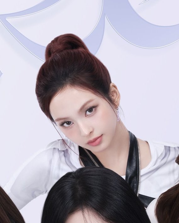 _CQTth's tweet photo. [📸] OPPO UPDATE | 180626 🐈‍⬛🍒

ภาพชิกิต้ากับ OPPO Reno16 ท่าโพสถือโทรศัพท์คนสวยขามาก~ หน้าผมลุคนี้จึ้งสุดดด📱🫶🏻

#OPPOReno16SeriesxBABYMONSTER
#CHIQUITA #치키타 #BABYMONSTER https://t.co/s9m7YJCz9m