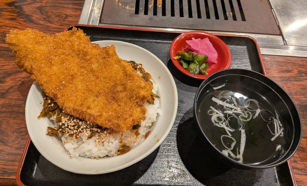 potatoandnut's tweet photo. #秩父まつり会館

前に栃木の山車会館が面白かったので、秩父でもこちらに寄ってみました✨️
毎年12月2日・3日の秩父夜祭がメインの展示で、豪華な笠鉾や屋台を目の前で見ることができました。夜祭、迫力あるんだろうな🎆

宿のある小鹿野町に移動し、東大門さんのわらじかつ丼で1日を締めました😋 https://t.co/rvmRYz7cGR