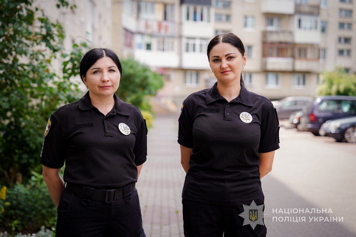 PoliceVolyn's tweet photo. Вислухати, допомогти, підтримати: сьогодні День дільничного офіцера поліції

деталі тут: https://t.co/uTOti2Gvuy

#волинь #поліція #день_дільничного https://t.co/mwd0BVVEir