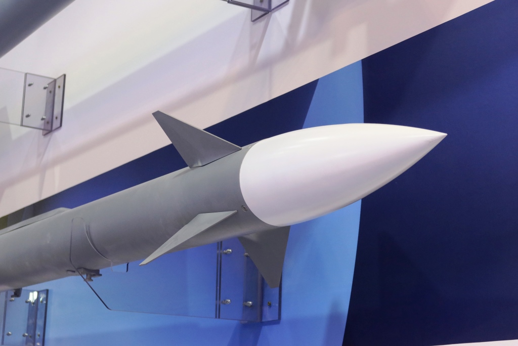 IsraelMilitaryC's tweet photo. Greece is evaluating Israel's Sky Sting missile. This 6th-gen BVRAAM could redefine Hellenic Air Force air supremacy. A 250 km range, 3-pulse motor, jamming resistance, and AI-driven target discrimination give Greek F-16Vs &amp; F-35s a massive "first shot" edge over the Aegean Sea. https://t.co/fuFhCtQwOc