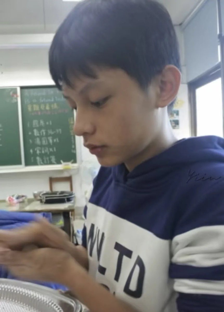 jamesushi14's tweet photo. 雨凡！把橡皮借我一下💕 https://t.co/wQVXX5IfB8