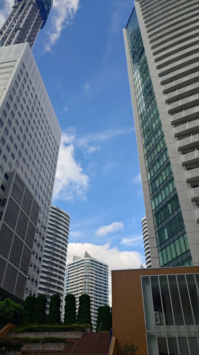 HiddenKazoo's tweet photo. 梅雨の晴れ間
＃久しぶりの横浜出社 https://t.co/ltdwIcblqd