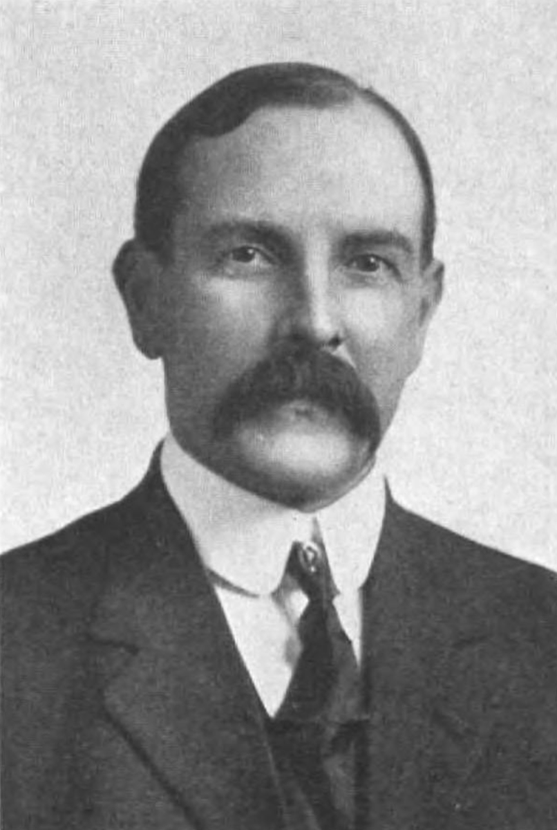 ForoHistorico's tweet photo. 📻📡 El éxito de las primeras transmisiones transatlánticas llevó a Arthur Kennelly, fallecido #TalDíaComoHoy de 1939, a predecir la existencia de una capa en la atmósfera capaz de reflejar las ondas de radio hacia la Tierra. Hoy se conoce como la capa Kennelly-Heaviside. https://t.co/ckyWGbJBpB