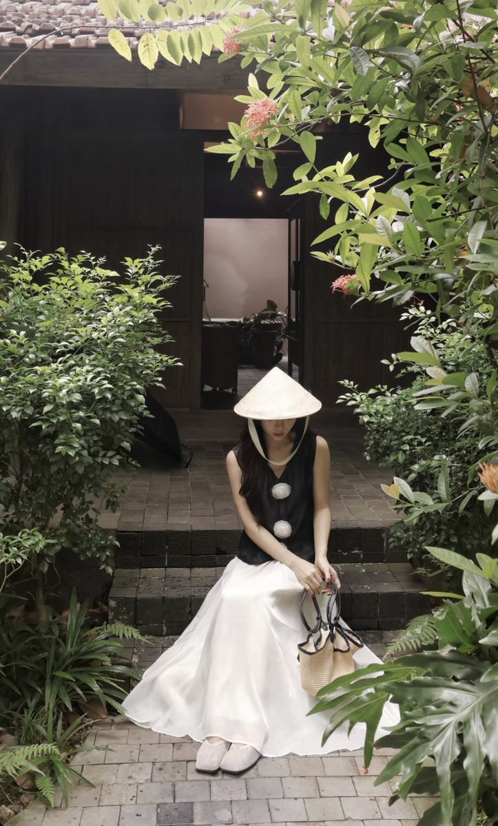 lilygoesplaces's tweet photo. Lại là e đây ạ,cô bé chậm chững từng bán đồ online trên X nay quay lại với mọi người đâyyyyy 🤣🤣🤣 #buildX #xaykenh https://t.co/oqgD4fbZut