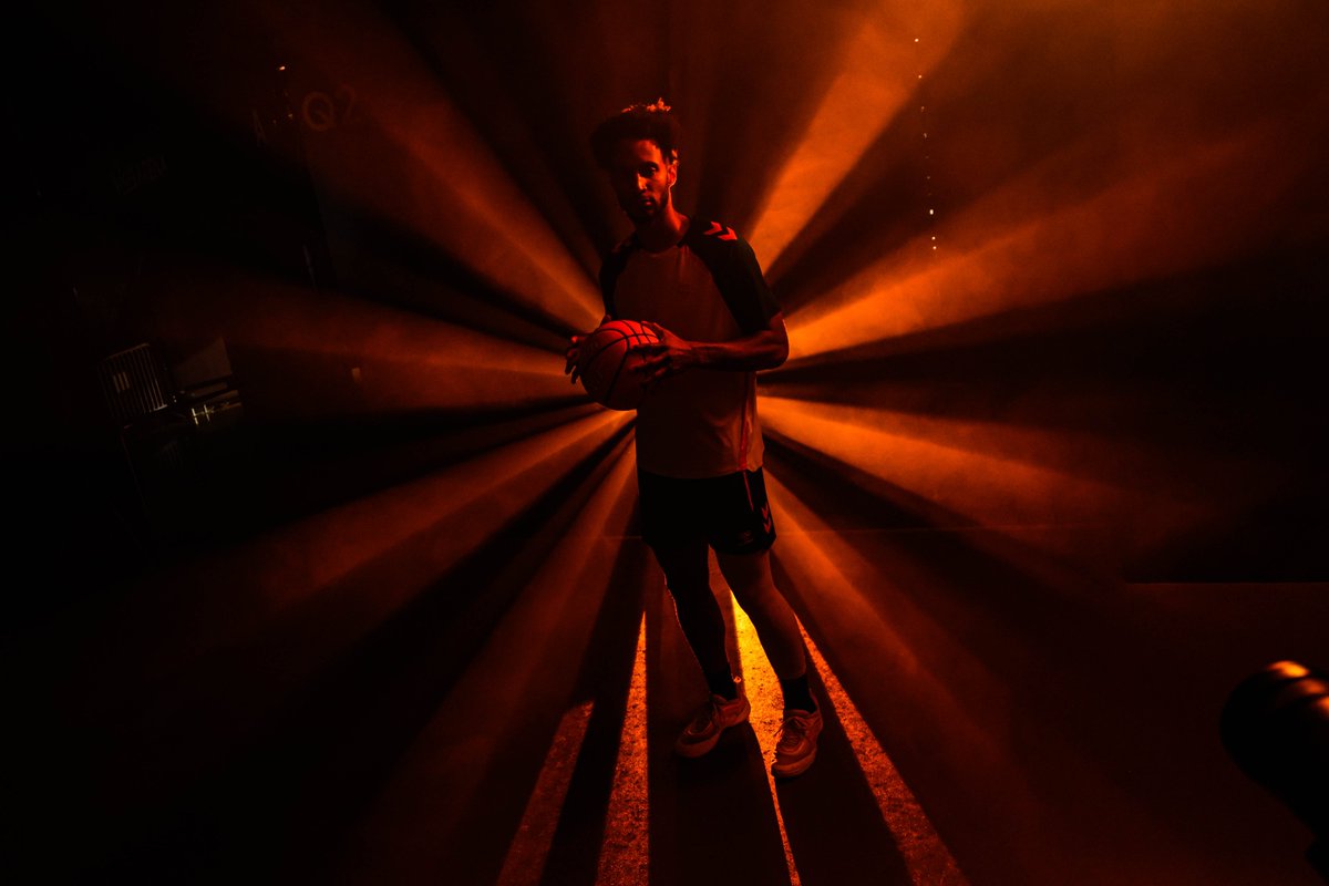 valenciabasket's tweet photo. Tot al Taronja 🧡
Tots de Taronja 🍊 https://t.co/Op87EYMy9S