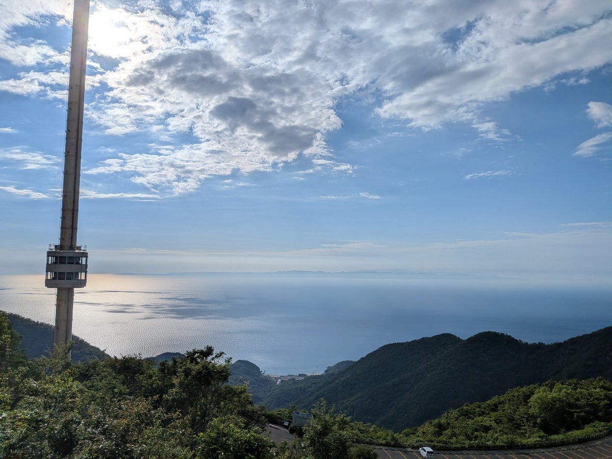 soloship_0909's tweet photo. 主治医先生に止められているのに「どうしても旅行に行きたい」という母に付き添いツアー旅行に参加しました。
母と旅行するのは40年以上ぶりでどう接して良いのかわかりませんでした。
ツアーの人たちは親孝行だと言ってくれましたが、家を出てから数回しか帰って無いので、親不孝で申し訳無いデス。 https://t.co/BfwXgKasgV