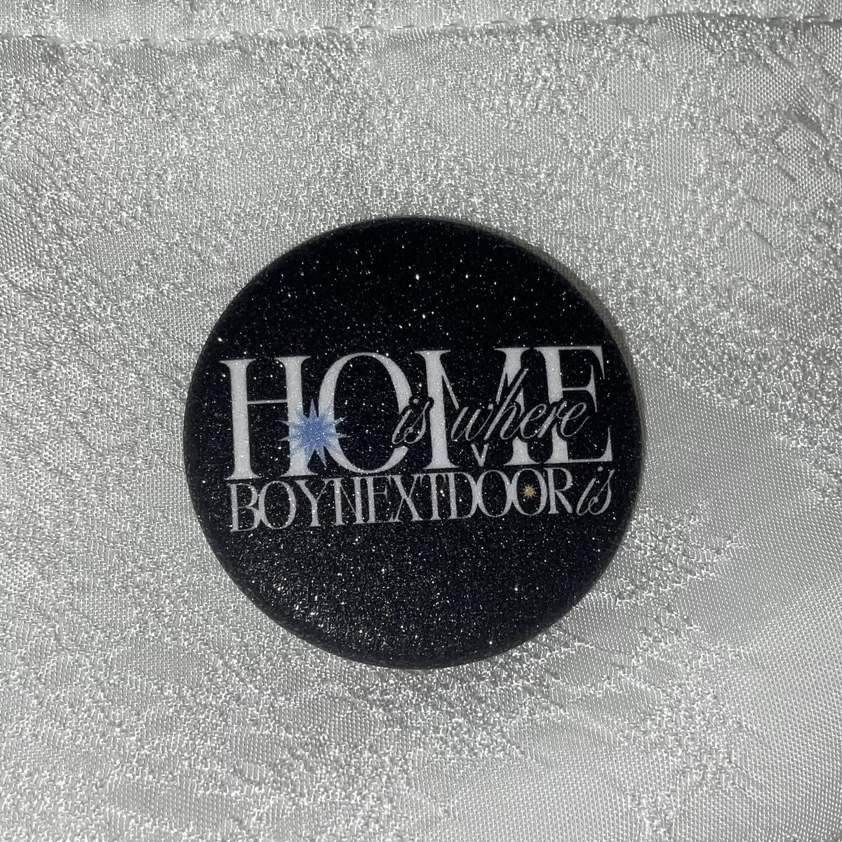 me4nstoconsider's tweet photo. Home is where boynextdoor is!
보이넥스트도어 바이럴 핀버튼

#rt 추첨 한 분께 원하는 핀버튼을 보내드립니다

🔗 https://t.co/mMqWJkq5R3 https://t.co/HaVS1wjGWE