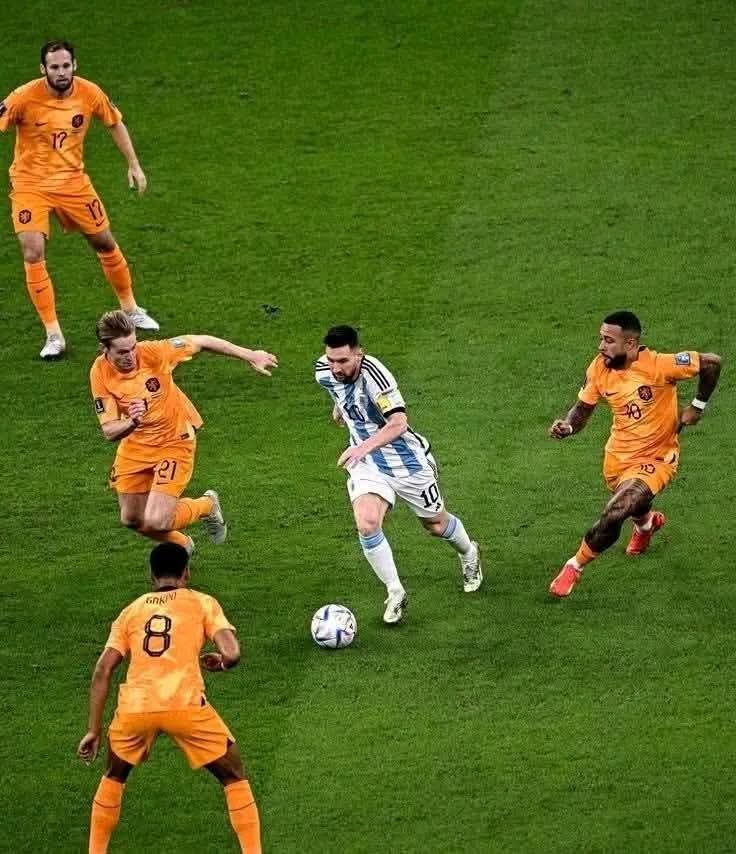 jsp707's tweet photo. Ban algeria from football man https://t.co/tjBvsc1jA0