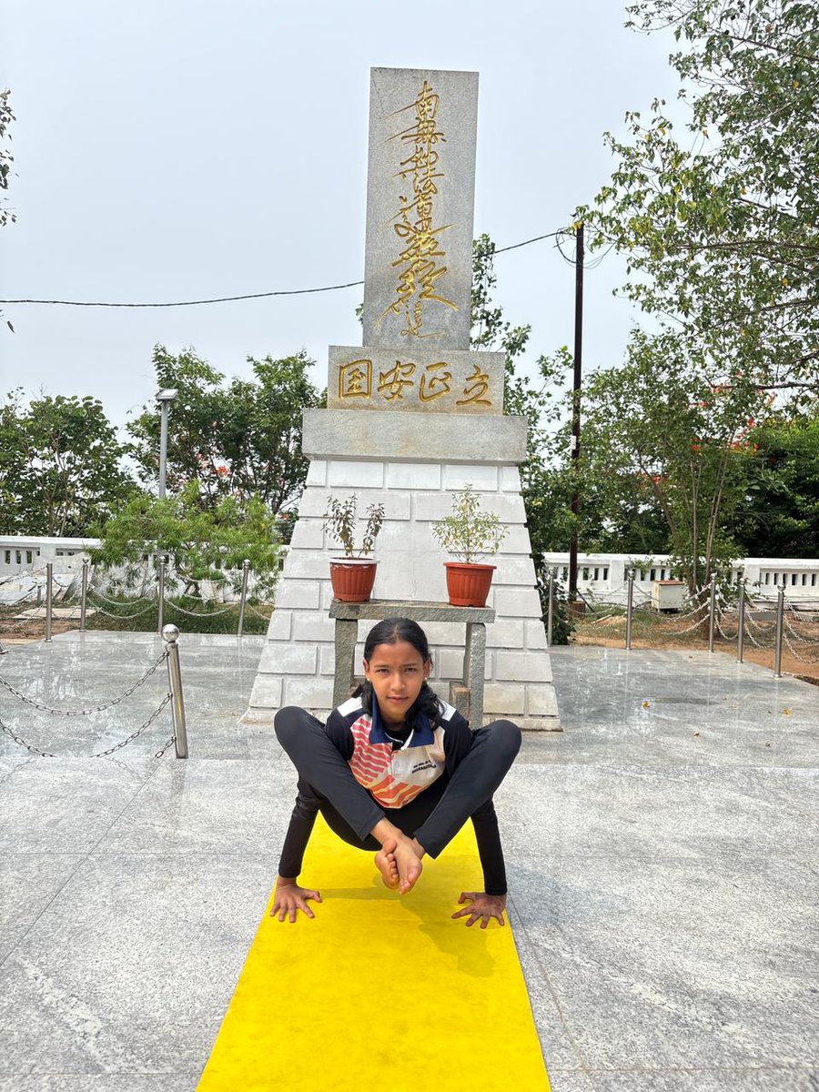 BbsrKv's tweet photo. #YogaWeek Day-4
Students of KV4 performed #Yoga at 
#DhauliShantiStupa / #PeacePagoda today. Where the famous #KalingaWar was fought, the #Stupa commemorates the mission of peace that the Kalinga War achieved.
#IYD2026 #VisitOdisha
@EduMinOfIndia @moayush  @KVS_HQ @BhubaneswarRo https://t.co/LiJJKrGabS