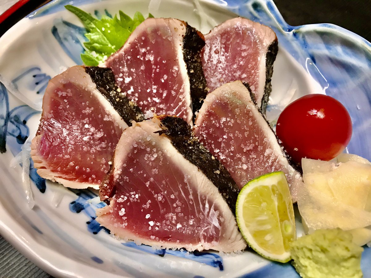 SimantoTeradaya's tweet photo. 土佐カツオ、サバ、入荷しました！
お刺身・タタキどちらもオススメです✨

本日お席空いております！
ご予約無しでもお気軽にどうぞ😊

#四万十寺田屋 #寺田屋 #カツオ #サバ https://t.co/6uJN1ovb89