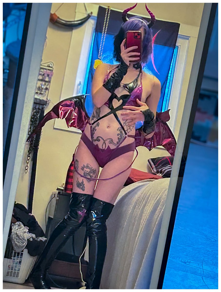 twinvalkyrie2's tweet photo. HIGHLY recommend subbing to my page if you wanna see this new set drop Friday 👀

Link in da bio https://t.co/b9hpMR5Sbp