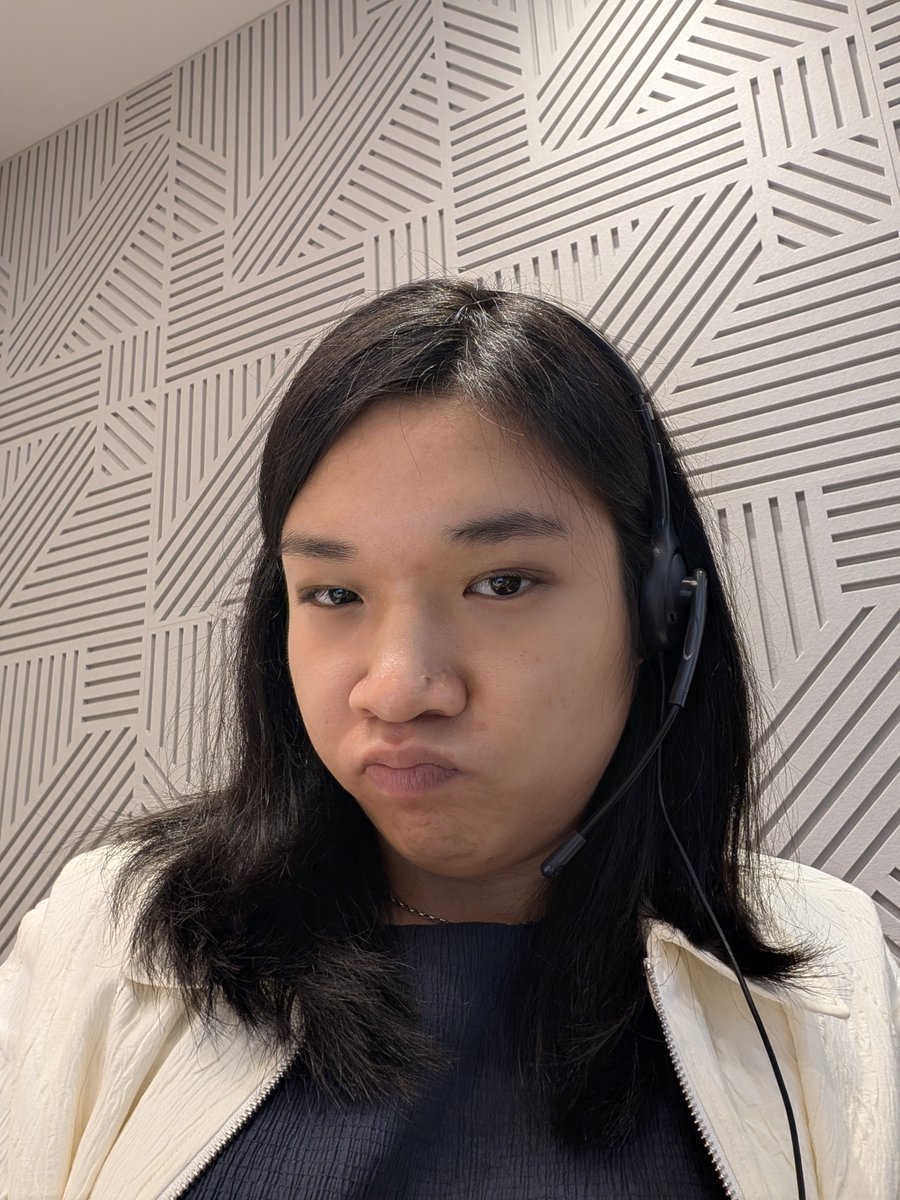 aswianHK's tweet photo. *scoffs at u* https://t.co/FHEBHD1HFH
