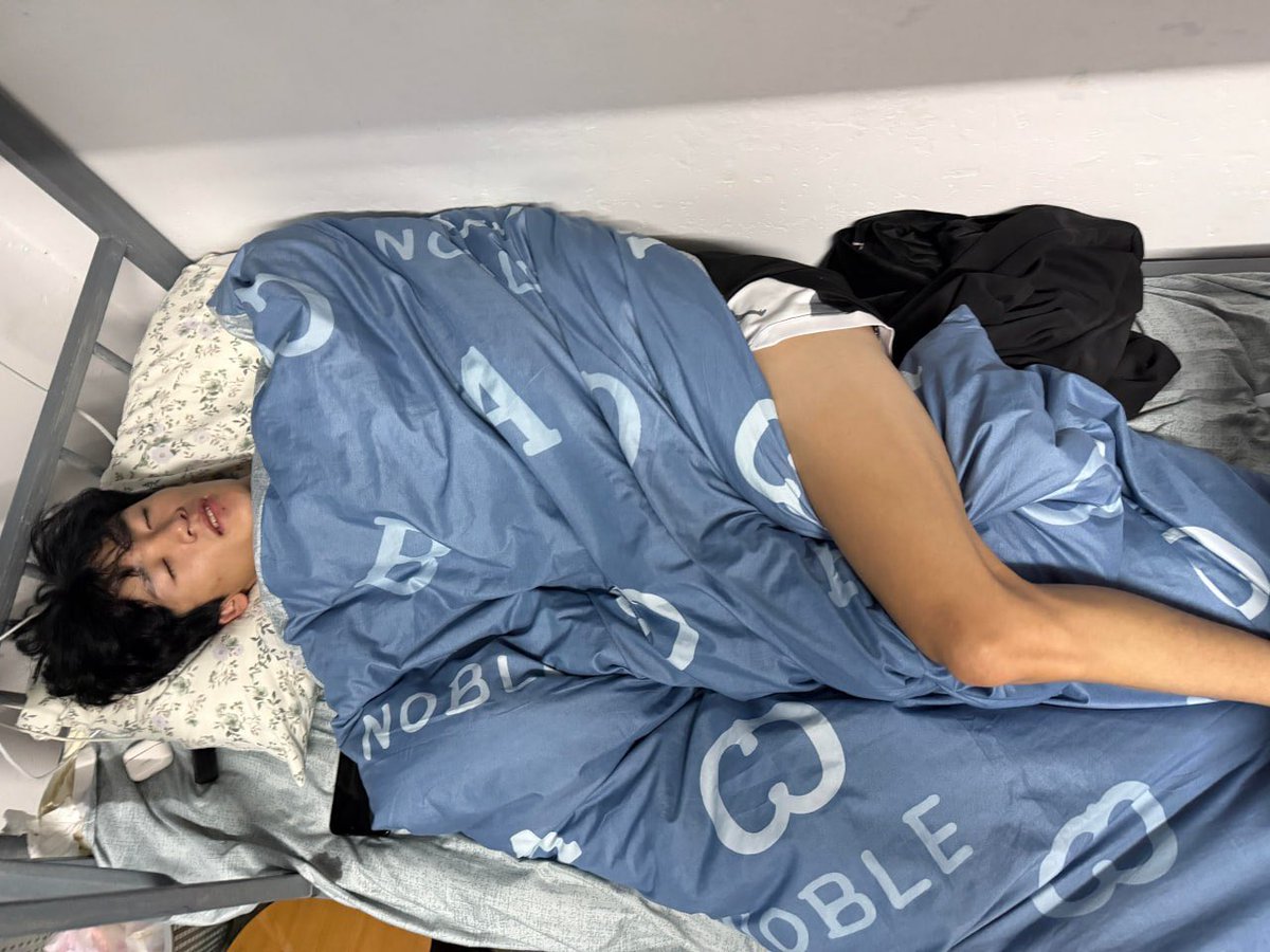 MatiasSanPedro1's tweet photo. 附近认识的臭弟弟，饮料好喝吗🤔特意为你加了迷yao、还是男高、前几天刚搞了姐夫、这次又捡一个小奶狗、做梦都能给笑醒😄 https://t.co/neLYo5EQGc