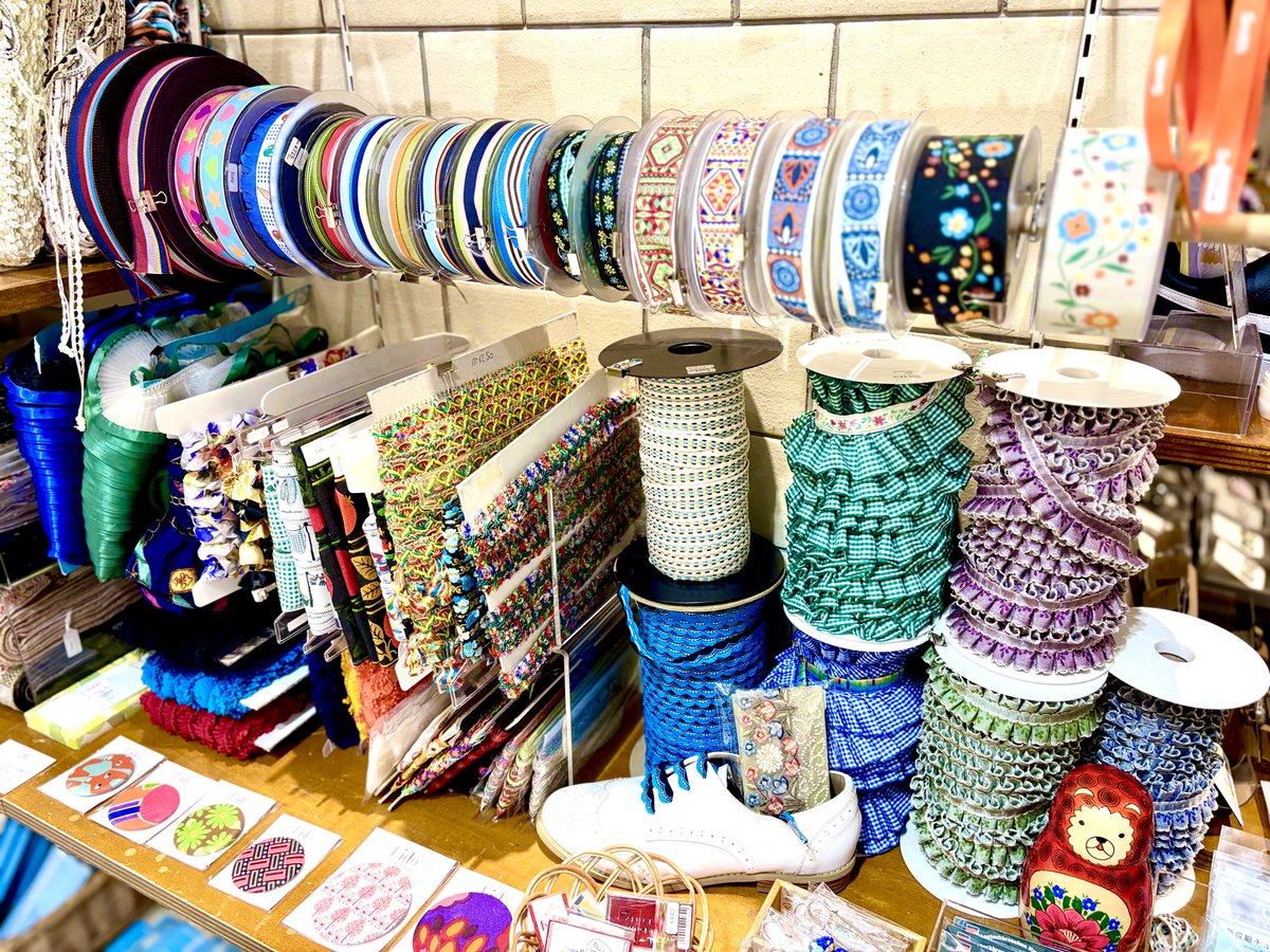 smith_spr's tweet photo. Lido POP  UP  STORE開催中！
色鮮やかな模様がデザインされたドイツのカフカリボン、華やかな刺繍が施されたインドリボンなど海外リボンを豊富に取り揃えています。
50cm単位で販売しておりますので、スタッフへお声掛けください。

■2026/6/11(木)～2026/7/12(日)

＃リド　＃札幌ステラプレイス https://t.co/OXptyAdArL