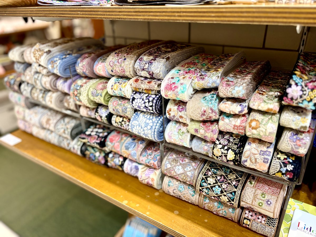 smith_spr's tweet photo. Lido POP  UP  STORE開催中！
色鮮やかな模様がデザインされたドイツのカフカリボン、華やかな刺繍が施されたインドリボンなど海外リボンを豊富に取り揃えています。
50cm単位で販売しておりますので、スタッフへお声掛けください。

■2026/6/11(木)～2026/7/12(日)

＃リド　＃札幌ステラプレイス https://t.co/OXptyAdArL