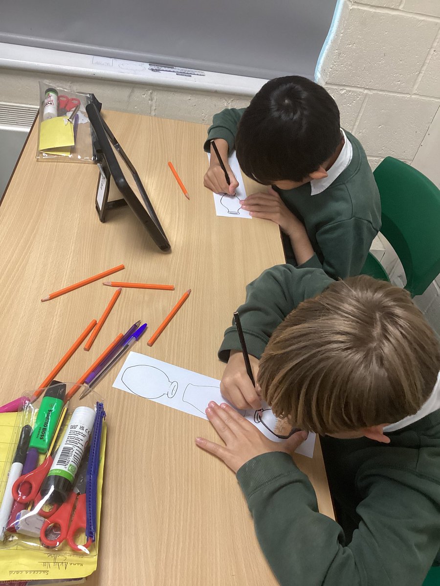 GatesSwallows's tweet photo. In Art, we have been looking at Ancient Greek vases and repeating patterns. #TheGates #TheGatesArt https://t.co/7ivvvUFlwA