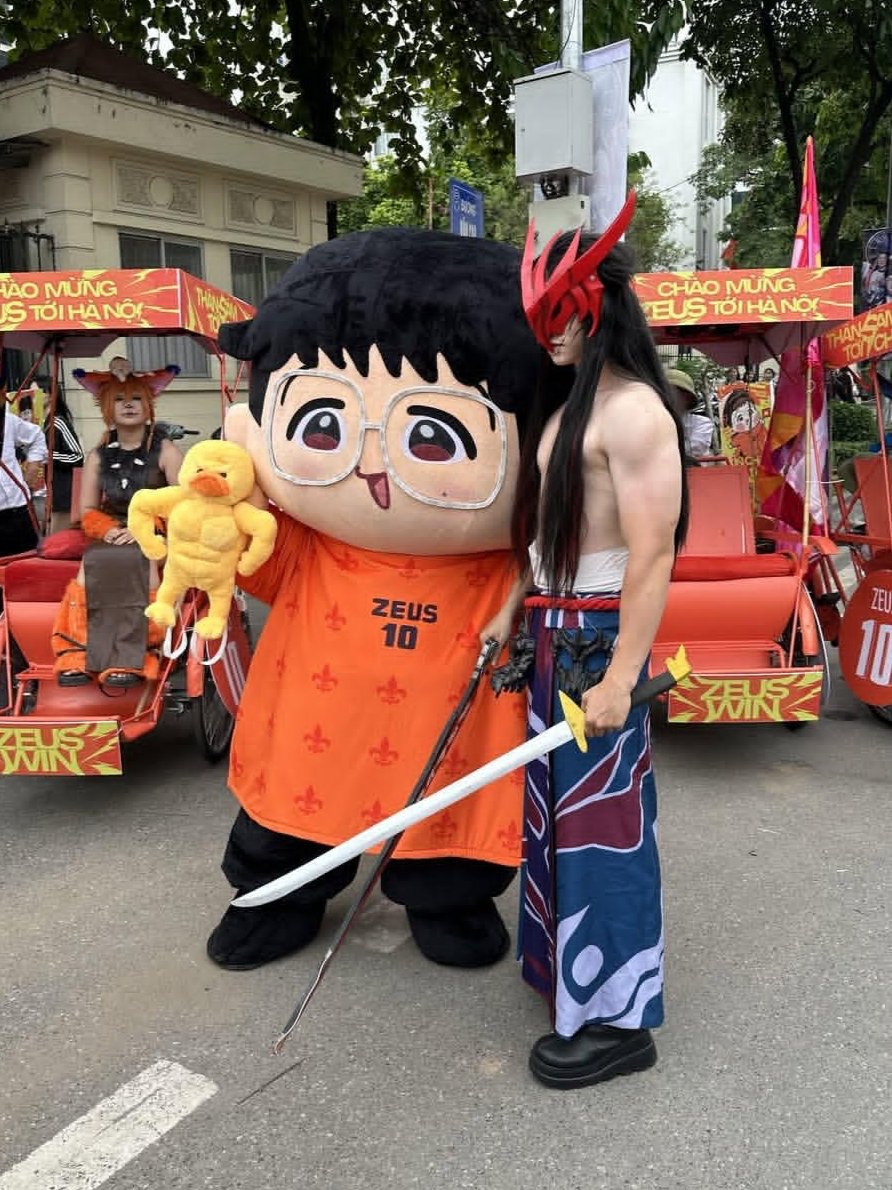 woodoongie_'s tweet photo. WOOJE MASCOT WITH YONE!!! 😫🧡 https://t.co/UL4tFmBXbB