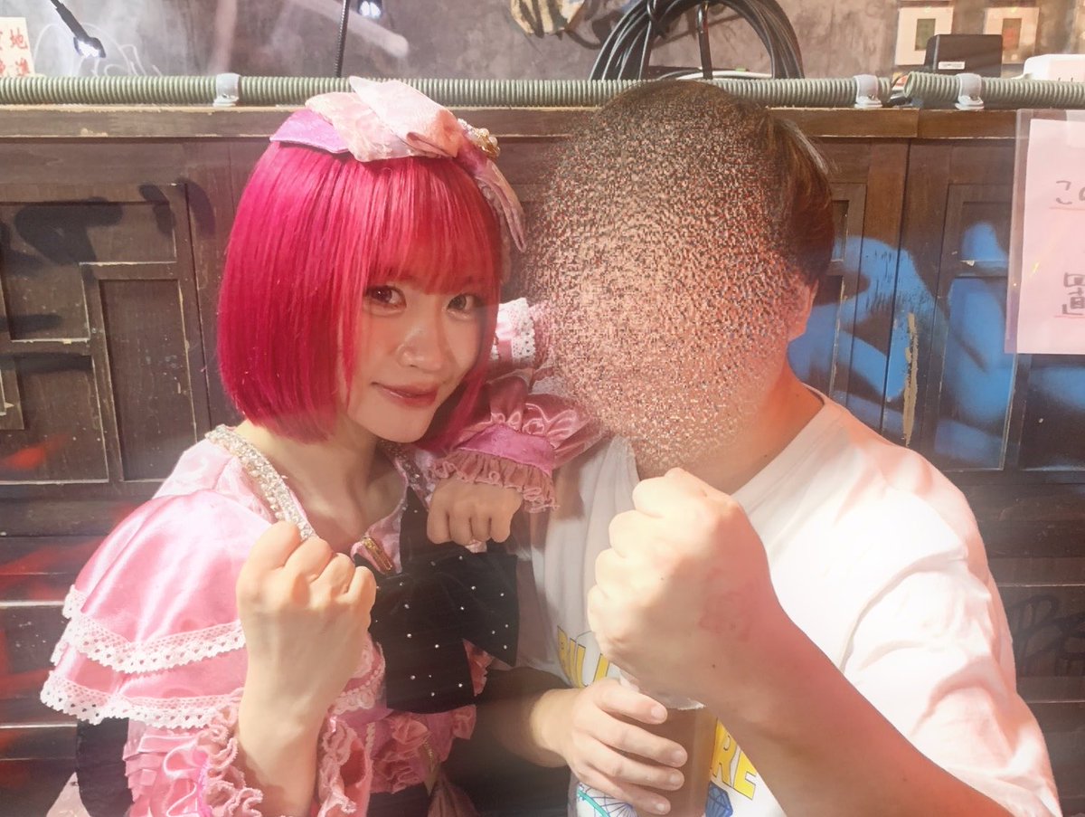 shemeyz's tweet photo. 昨日、五億年ぶり(本当)に新規行った
プロボクサーって聞いてテンション上がって行った、凄過ぎる
目が大き過ぎて大田区くらいあった https://t.co/OJIxXXOkYC