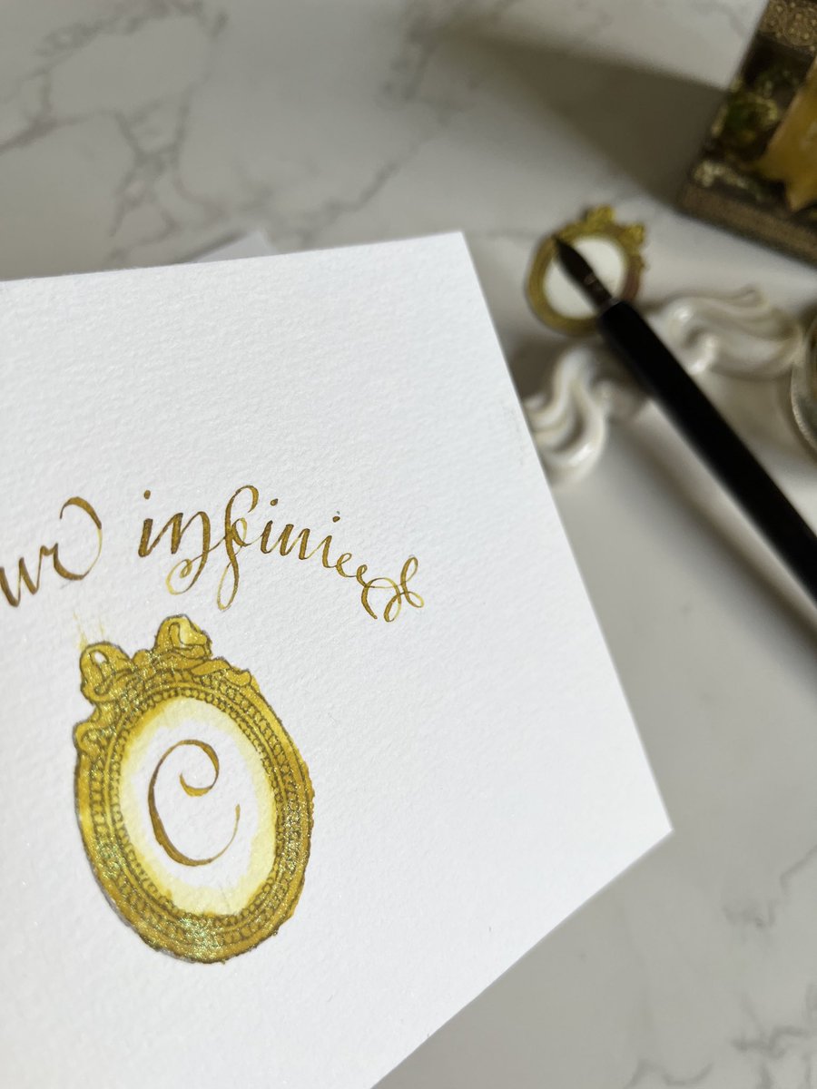 Chiecalligraphy's tweet photo. 繊細な煌めきが素敵なインク
"SUNFORGED SOLAGE"

新作のスタンプを着色してロンド体で文字を書きました🖋️

#ferriswheelpress#calligraphy#フェリスホイールプレス#フランス書体#スタンプ
@FWPStationeryJP 
@FWPStationery https://t.co/aSKyMrnW2M