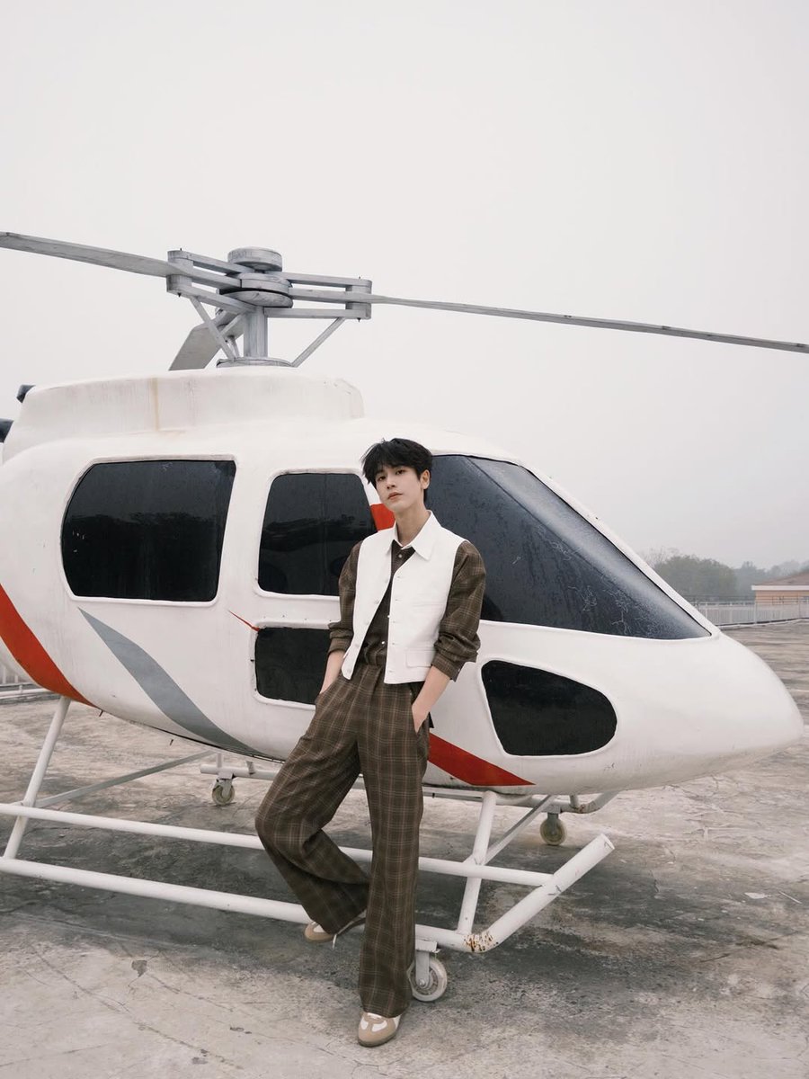 Cfrlos's tweet photo. one step away from takeoff, carrying the energy of someone who's never meant to stay in one place for too long. https://t.co/AhGzAeTBDC