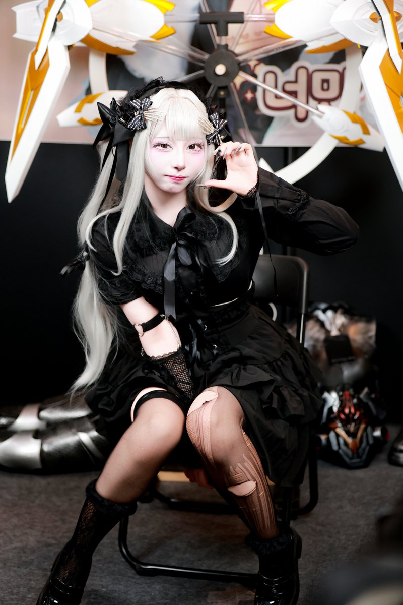RT_J_DP's tweet photo. 2026.05.24 플레이엑스포, 일러스타페스

#CosTella #Maidcafe #メイド喫茶 #ゴスロリ #GothLoli #GothicLolita #cosplay #コスプレ 

cos - 린땅 りんたん lynn @ly______cos 님 https://t.co/pXIqDvyXdX
