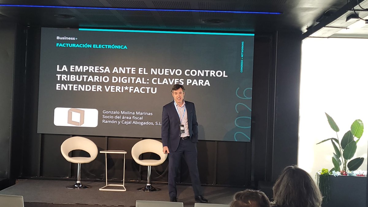 BusinessPlus_es's tweet photo. ¡Arrancamos #FacturaciónElectrónica!

Gonzalo Molina (Ramón y Cajal Abogados) analiza VeriFactu: no es solo un cambio técnico, es un cambio en la forma en que Hacienda fiscaliza en tiempo real. 

La improvisación no es una opción; el control tributario digital ya está aquí 🏛️🔍 https://t.co/N5HK1QnMbA
