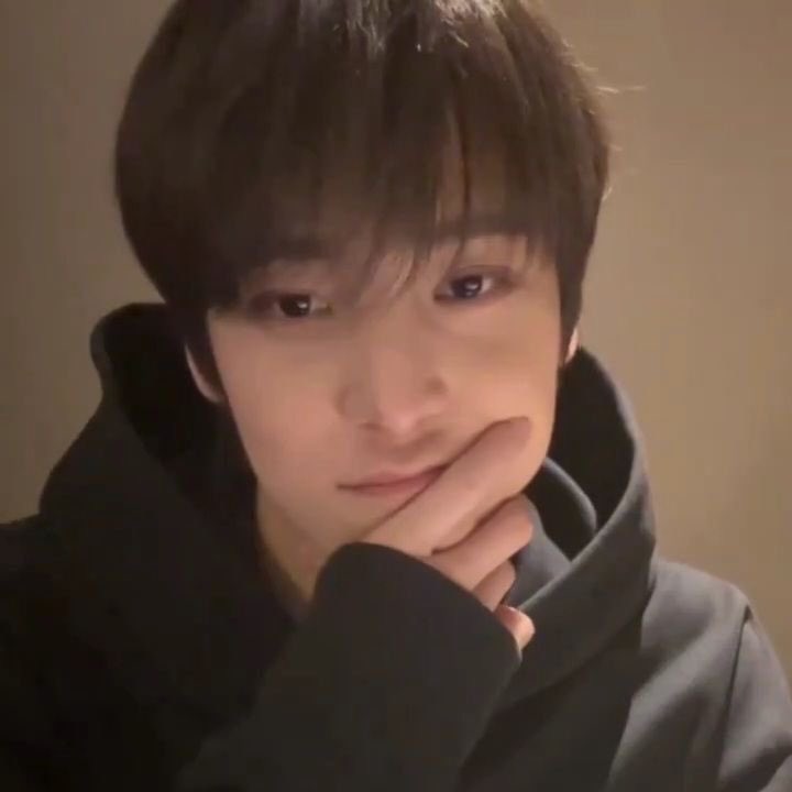 yungisholic's tweet photo. cheeks!!! >__< https://t.co/9I8RER04g2