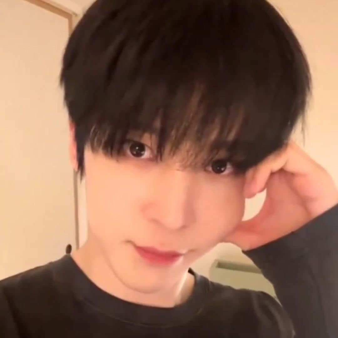 yungisholic's tweet photo. cheeks!!! >__< https://t.co/9I8RER04g2