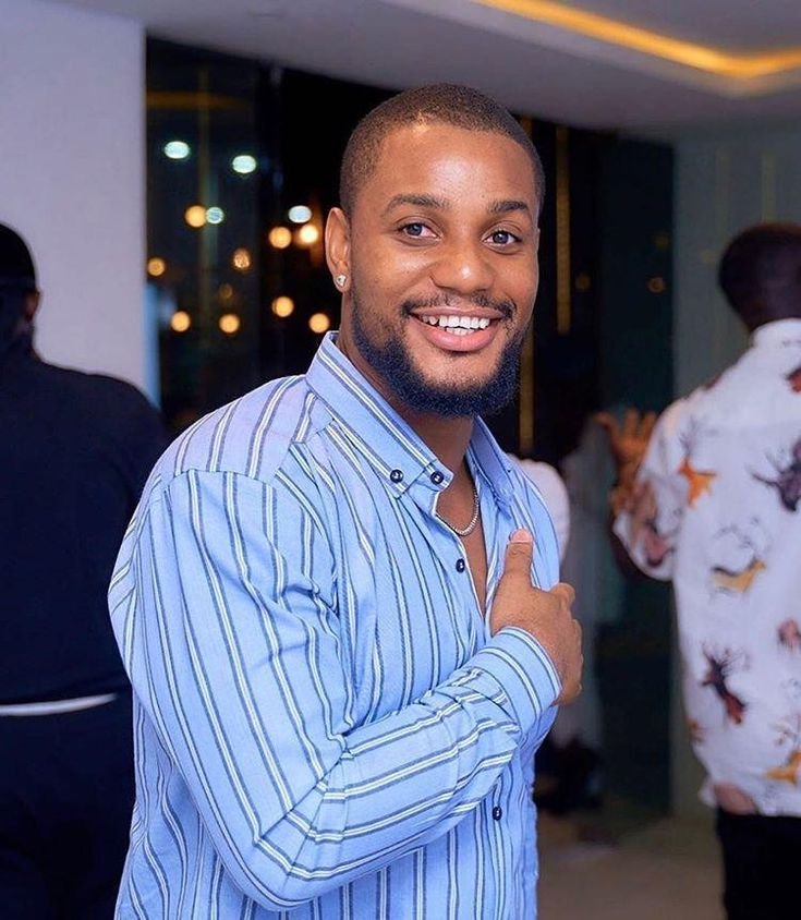 TheEmmalez's tweet photo. Alexx Ekubo knew he was about to die; that's why he rushed and got married—man, Tino says as he shares a beautiful moment of Alexx Ekubo.

"ALEX WAS A STRONG MAN.

So I went through Alex's Instagram page from the summer of September 2024 and saw a man who was very intentional about everything he did from that period till he went AWOL on social media.

 Through his post from that time till December 2024, which was his last post - he was telling us about all he was going through via the songs he posted on his videos and the little side - talks he dropped. They were all melancholy, telling the emptiness of life and it's surprises and unpredictability.  
He knew his life was an hourglass as every day that breaks takes him closer to the grave. The doctors must have told him .

So he journeyed on different vacations across the world to see the beauties of the world before he passed. Those little videos he posted on the ship as they sailed on the waters, blue and quiet  , his eyes was always misty with hidden tears—knowing he will be leaving very soon. His checkered smiles, though still beautiful, lack the usual vigor like they used to. 

Even his captions on his pictures told those hidden stories, like 'to give yourself grace that you are doing well,' etc. He married as fast as he could immediately after the first fiancée left him—he was a man in a hurry to replicate himself. And he finally prepared everyone not to miss him much, as he left social media for two years—knowing he would be gone fobrever.  

Today , the chief of his village confirmed he is expecting a child, as the wife is pregnant. He did everything right after he knew his days were numbered, yet he showed up for others and refused to let anyone know about his situations even when they asked. He always said, "I am fine." 

That was a strong man. Just imagine the emotional turmoil he carried, knowing he was leaving this beautiful life, because yes, it was beautiful to him , he made money and had fame. Imagine it, for a second. Rest well, Alex."