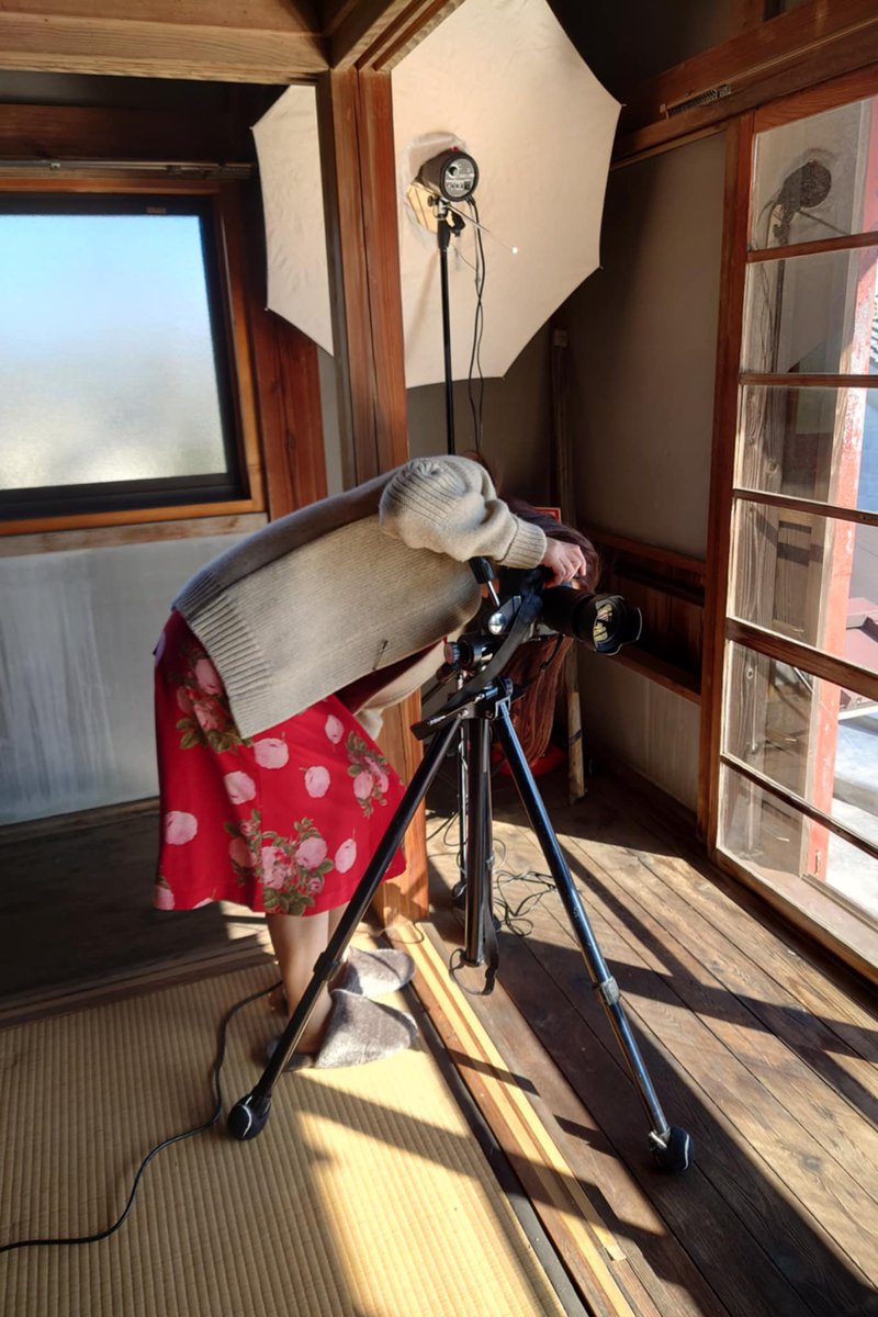 makiemaki50's tweet photo. 2023年ごろ-ちょうどコロナ明けくらいからか、撮影が義務化してきて、特にここ2年くらいはマキエマキを始めた頃のような強い意欲がなくなっていた。
それはまさに「飽きた」ということで、長くやっていればそういう時期は必ず訪れる。
でも、不思議と先週の個展でたくさんの人と話しているうちに、またフツフツと撮りたいもの、やりたいことが出てきた。
力をくれるのはいつも私の作品を好きでいてくれる皆さまなのです。