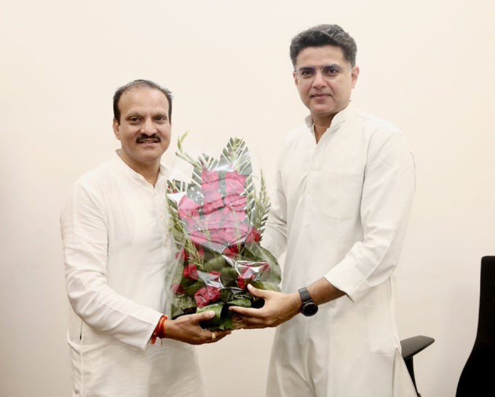 NeerajDangiINC's tweet photo. आज पूर्व उप मुख्यमंत्री राजस्थान एवं महासचिव अखिल भारतीय कांग्रेस कमेटी आदरणीय श्री सचिन पायलट जी से मुलाकात की। इस अवसर उन्होंने पुनः राज्यसभा सांसद निर्वाचित होने पर बधाई एवं शुभकामनाएँ प्रेषित कीं।
@SachinPilot https://t.co/W8isvgwNCx