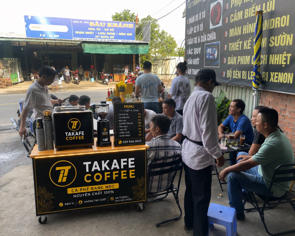 phamthuanthqd's tweet photo. Takafe Coffee thay đổi hình ảnh logo, nâng cấp nhận diện thương hiệu, hướng tới chuẩn hoá hệ thống điểm bán chuyên nghiệp và đồng bộ hơn. https://t.co/zPDAv76MVB