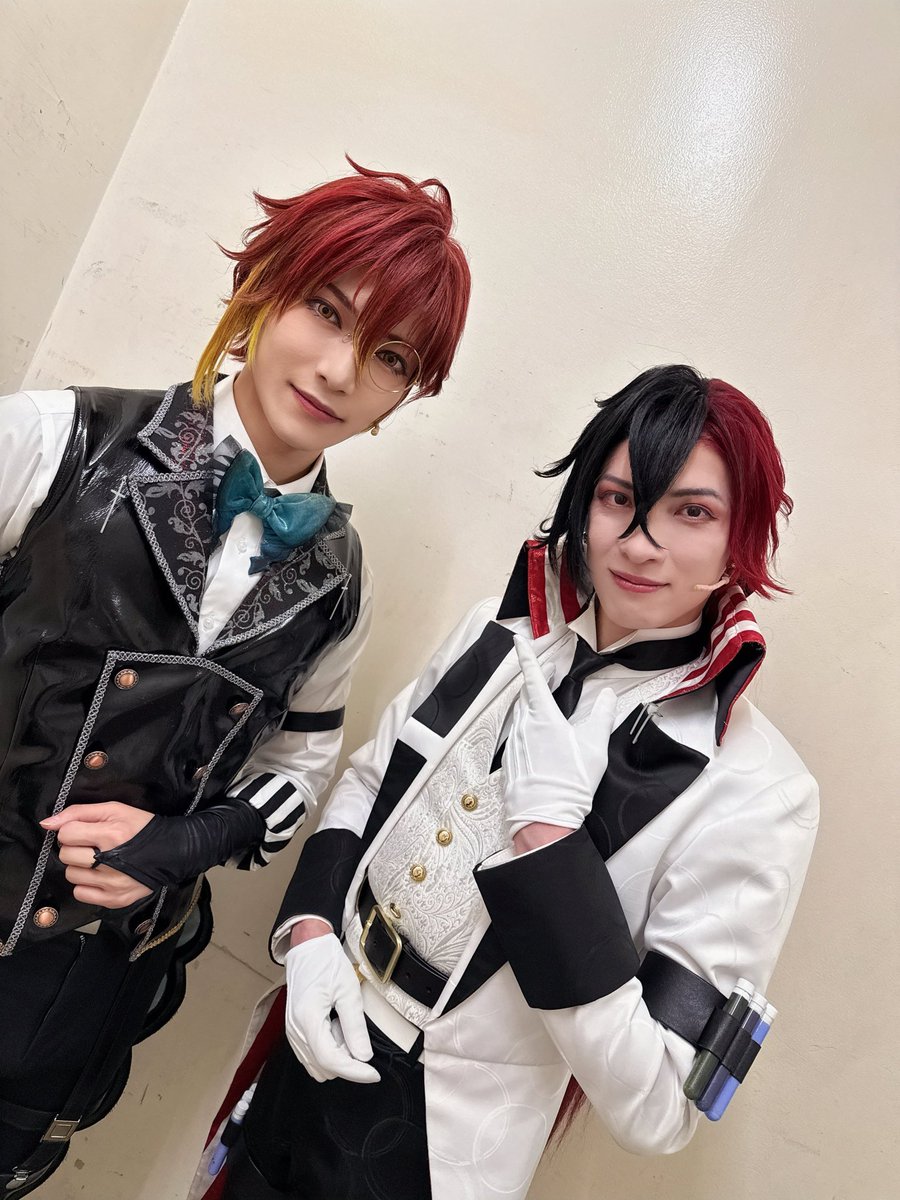 hiroki_kajita's tweet photo. 主様おかえりなさいませ🦋
本日もありがとうございました！

ルカスさんと🍷
治療や貴族たちとの交渉など、とても重要な仕事をこなしてくださっているんです！
#あくステ　#フェネス https://t.co/A7M336yqiY