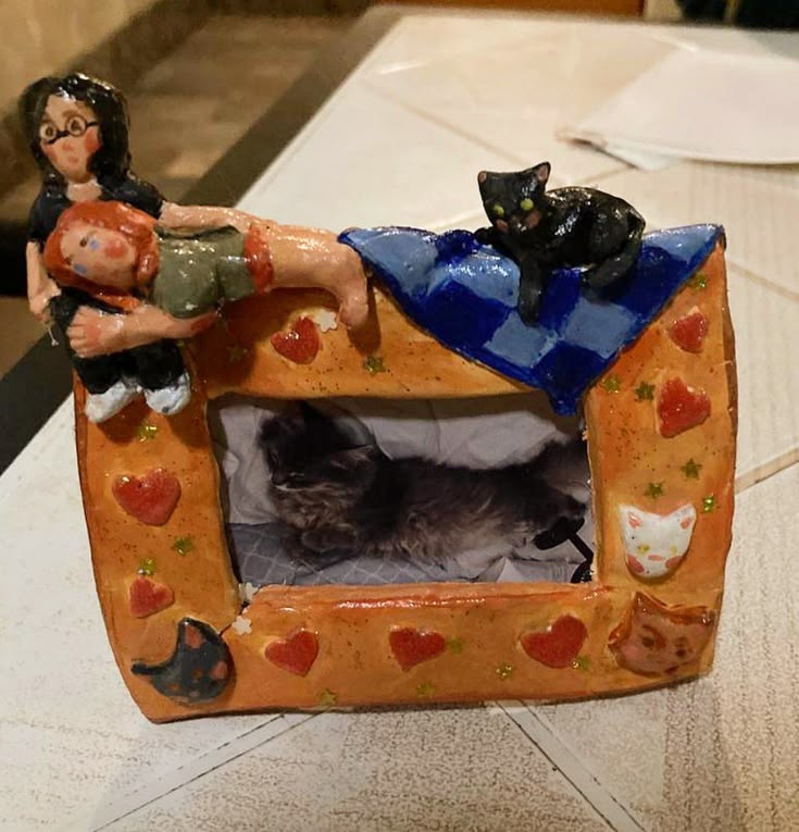 baggypantsval's tweet photo. lord knows q si llego a tener novio se arma la re podrida con todas las cosas de ceramica q le voy a hacer https://t.co/NI8I6wUH6P